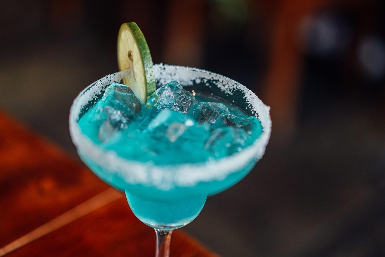 Farverige frozen drinks til fest og fejring