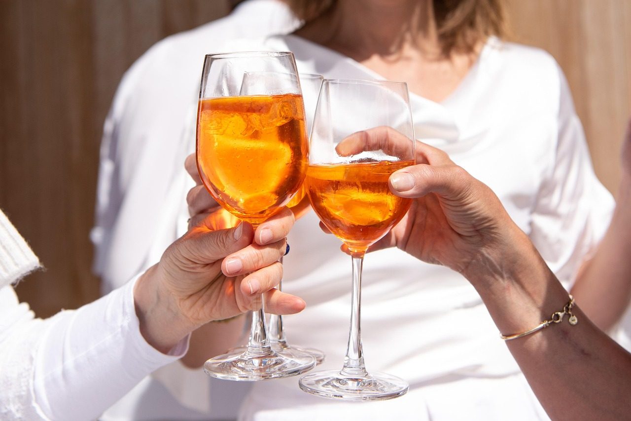 Professionelle frozen cocktails med festlige farver