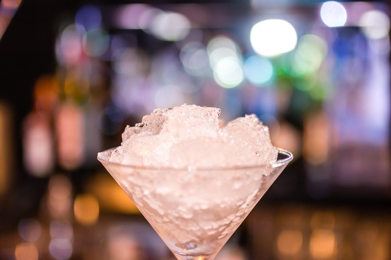 Farverig slushice servering til fest og hygge